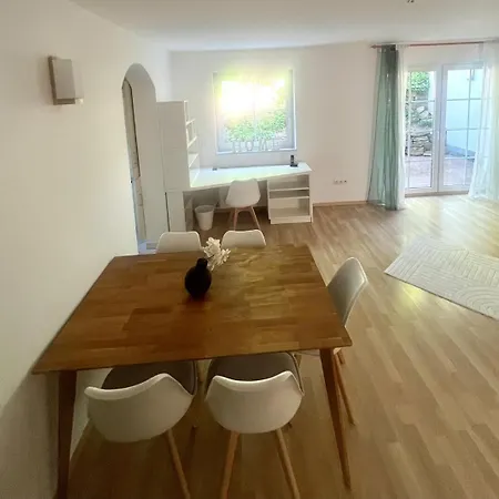 Moderne & Gemuetliche Mit Terasse In Nieder-olm 公寓