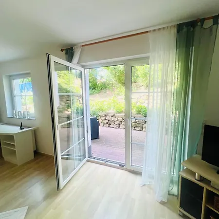 Moderne & Gemuetliche Mit Terasse In Nieder-olm *