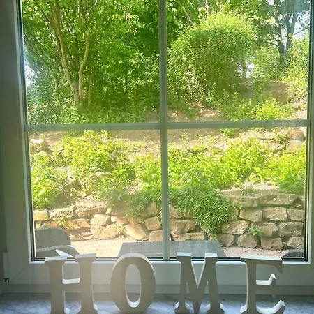 Moderne & Gemuetliche Mit Terasse In Nieder-olm *